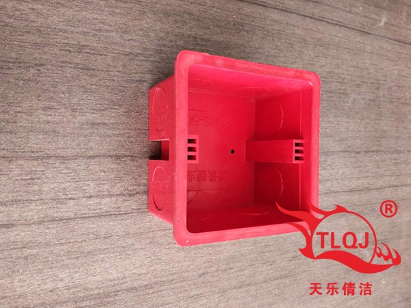 五孔红暗盒
